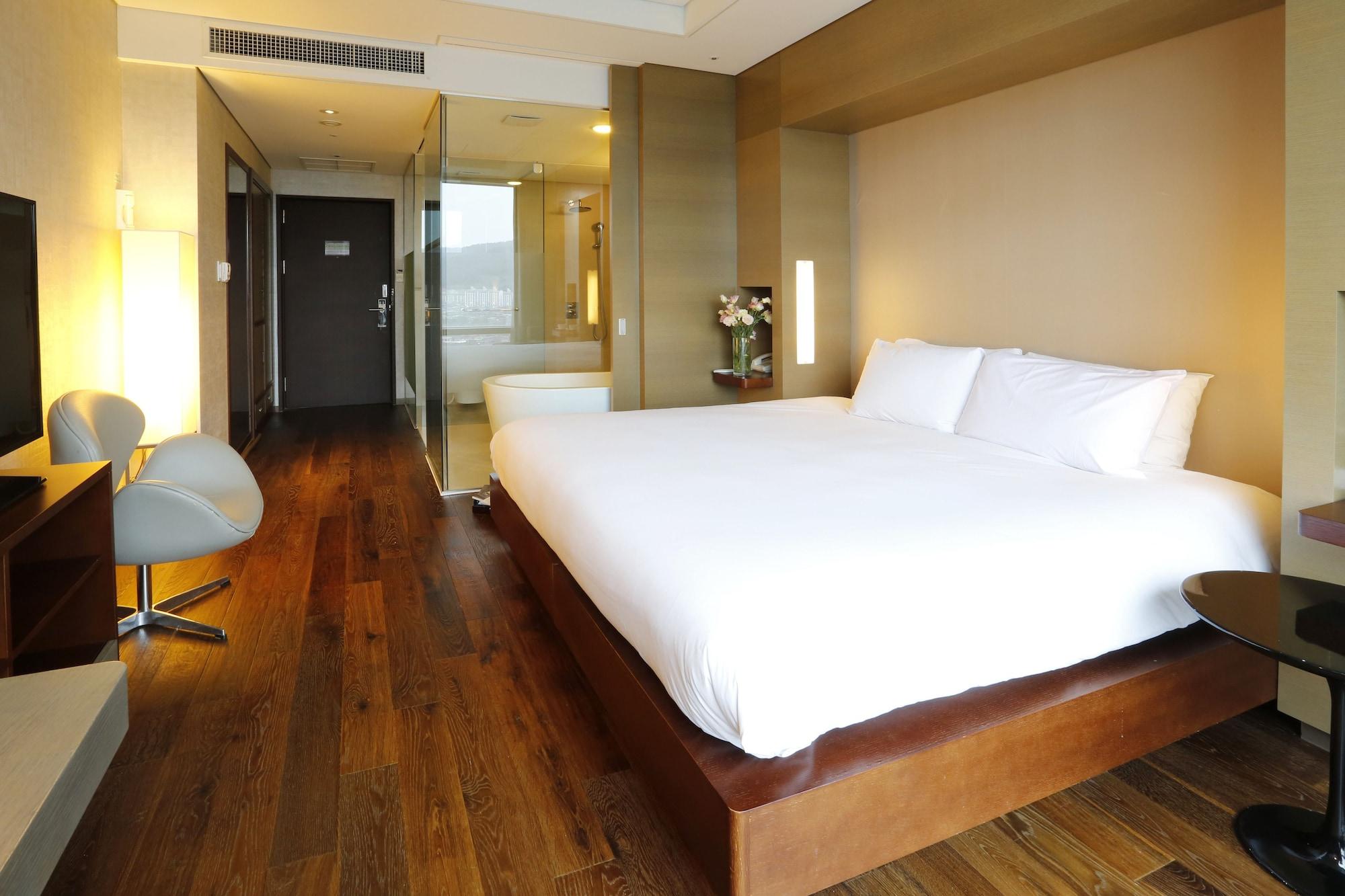 Grand Mercure Ambassador Changwon Extérieur photo