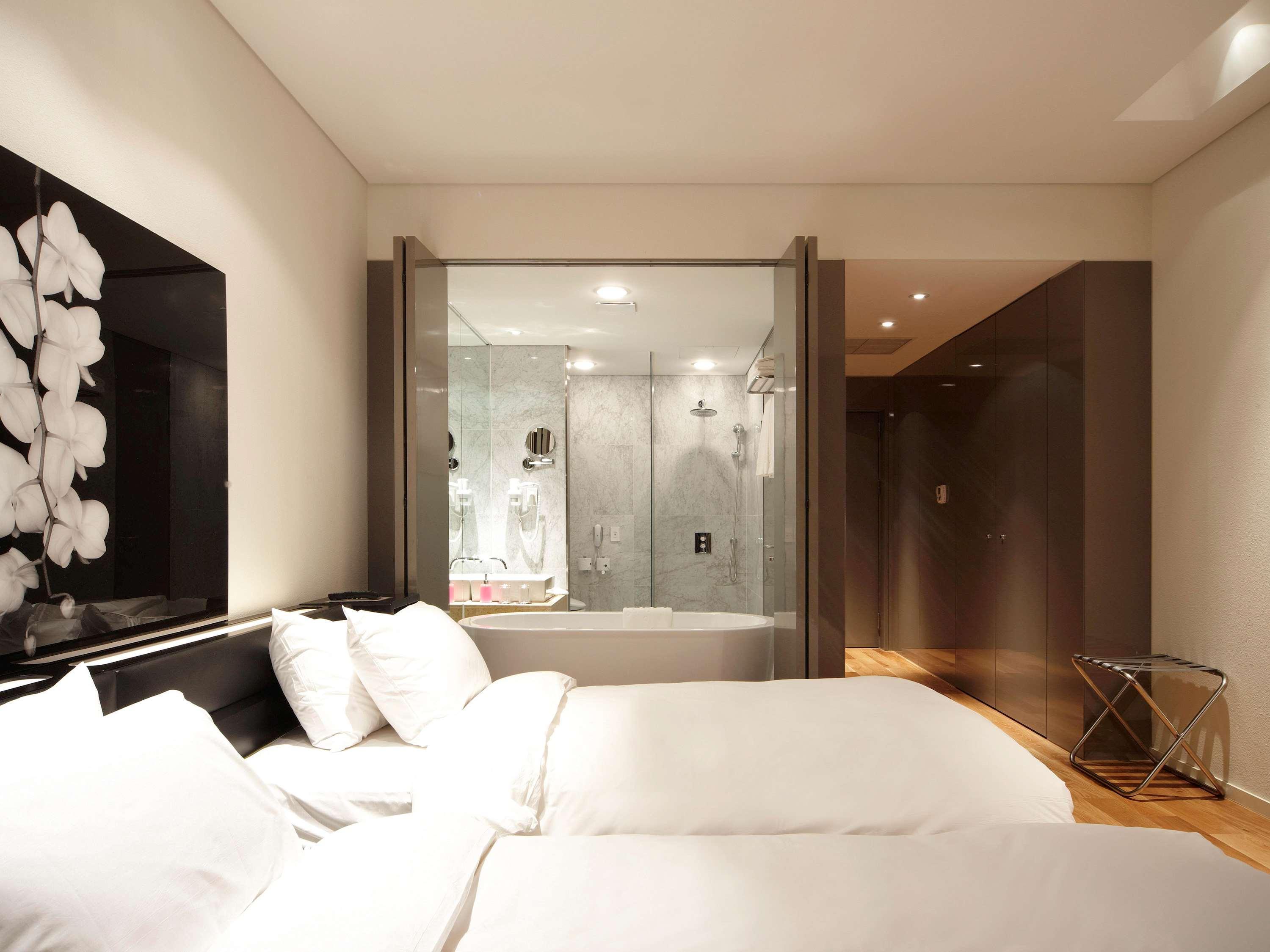 Grand Mercure Ambassador Changwon Extérieur photo