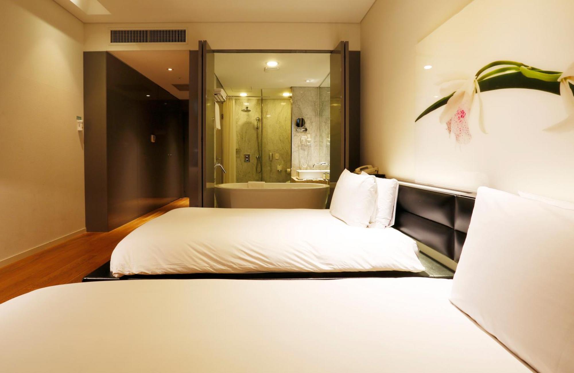 Grand Mercure Ambassador Changwon Extérieur photo